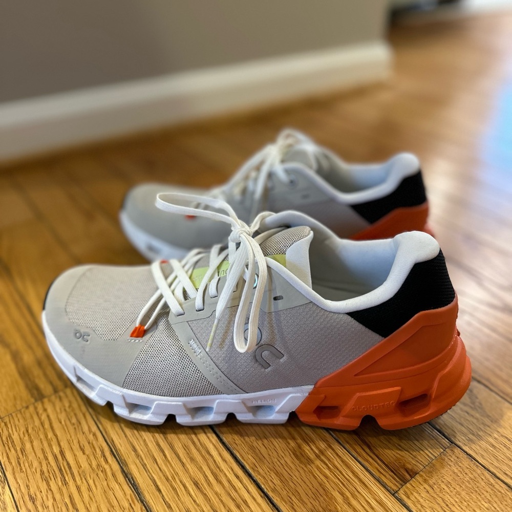 On Cloudflyer 4 Size 9